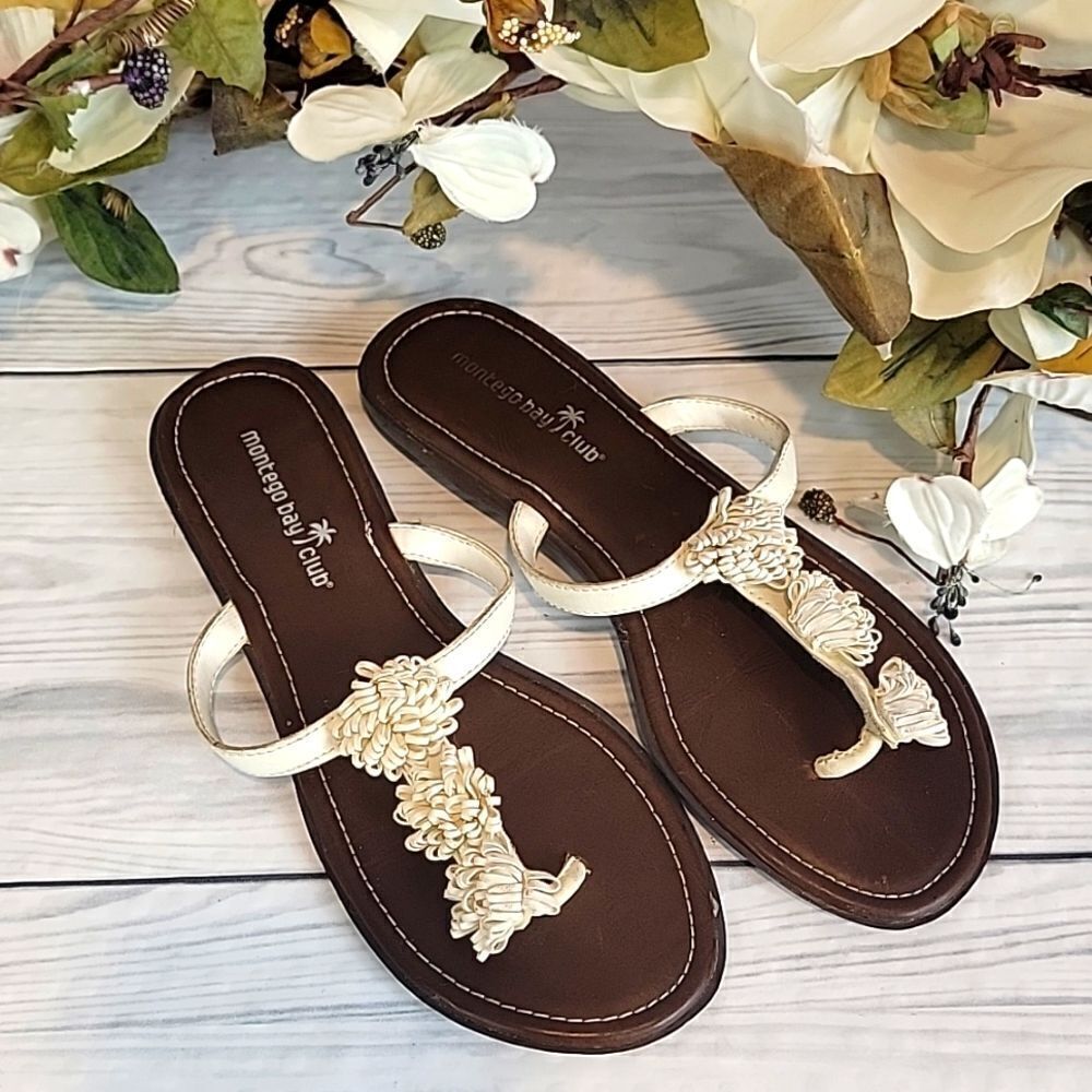 Montego Bay Club summer white t-strap toe sandals Women's Size 7.5